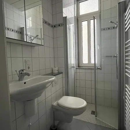 Apartment Frisch Renoviert - Ruhig Aber Dennoch Sehr Zentral Gelegen