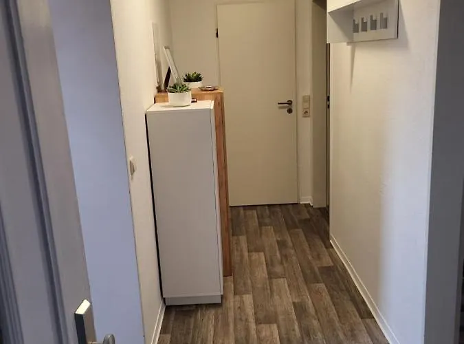 Lägenhet Frisch Renoviert - Ruhig Aber Dennoch Sehr Zentral Gelegen *
